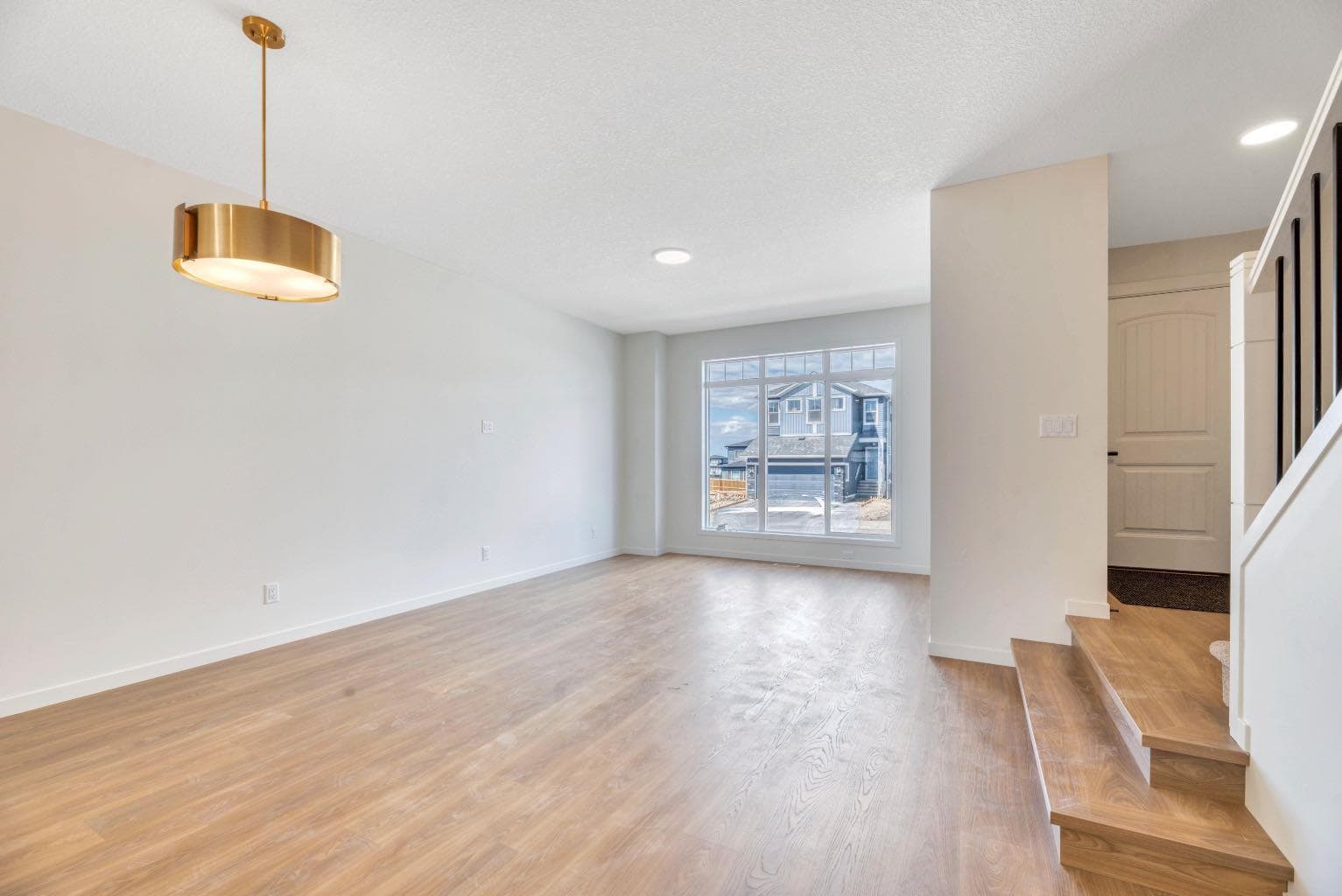 244 Marmot Grove NW