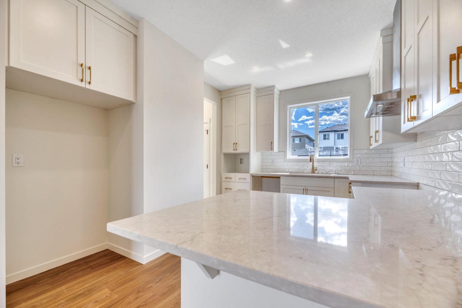 244 Marmot Grove NW