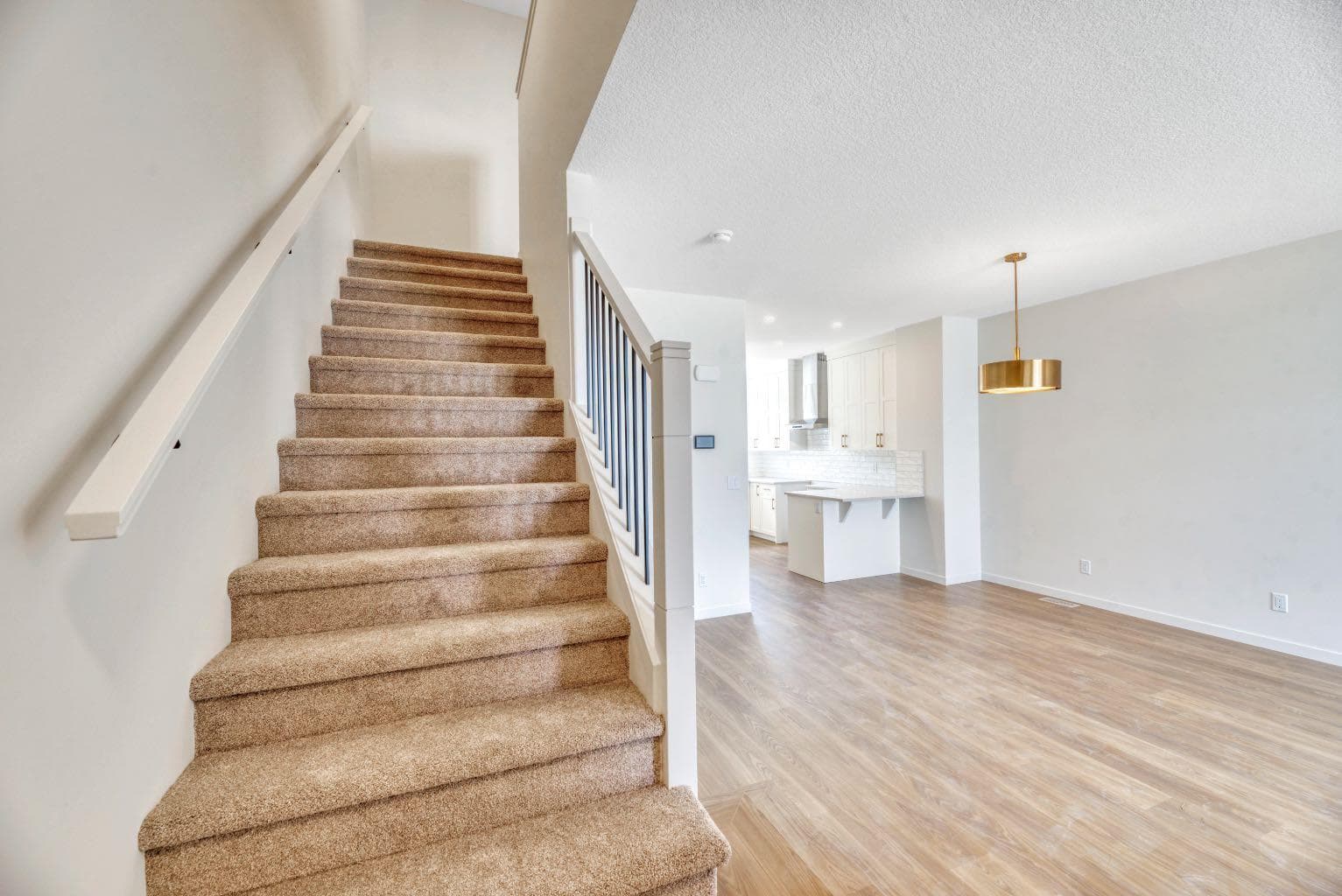 244 Marmot Grove NW