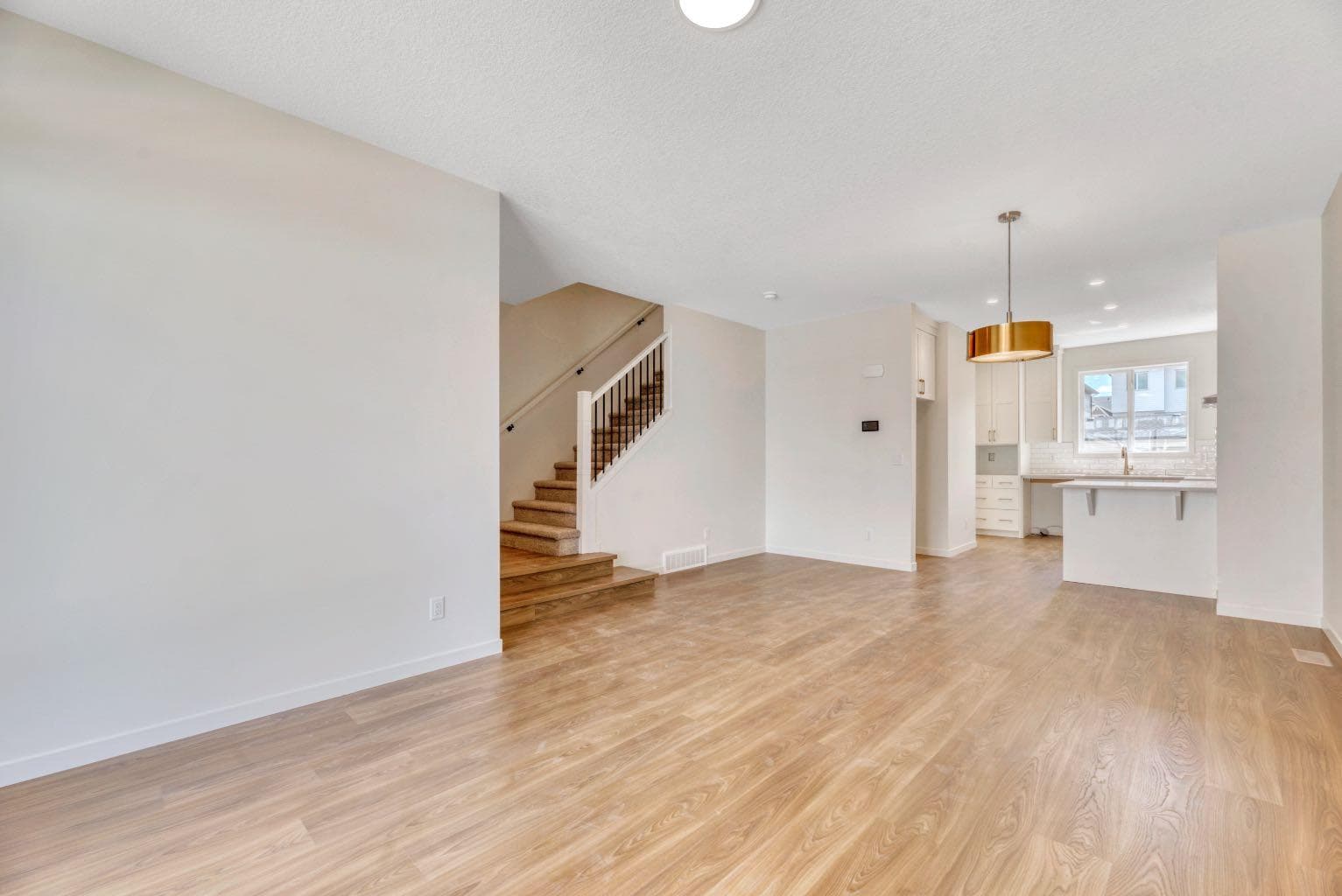 244 Marmot Grove NW