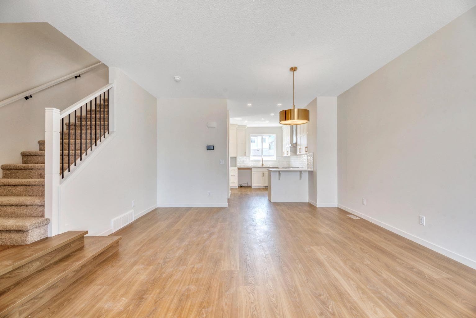 244 Marmot Grove NW