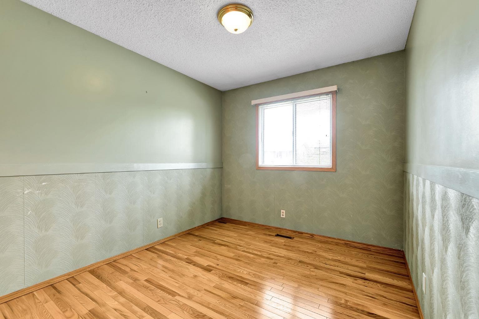 4127 Maryvale Road NE