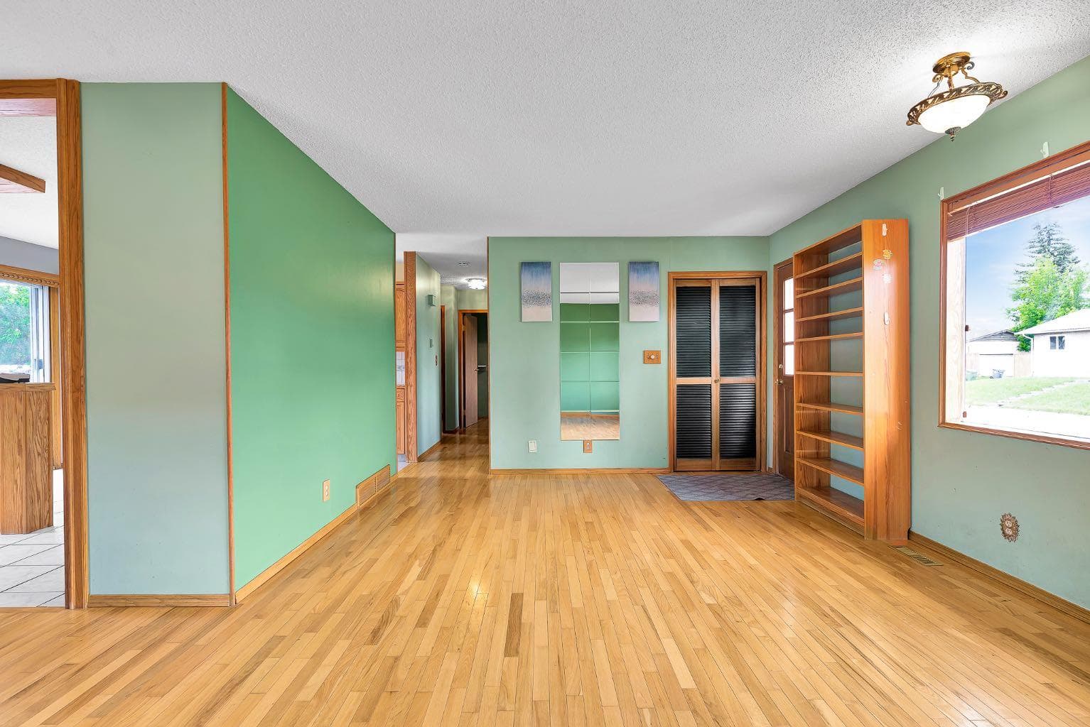 4127 Maryvale Road NE