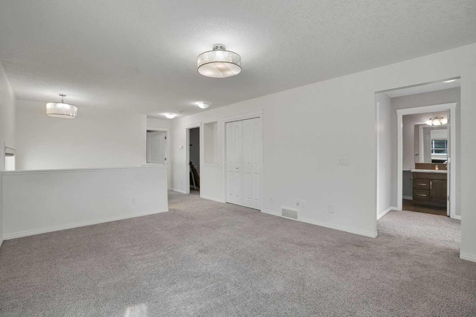 379 Skyview Shores Manor NE