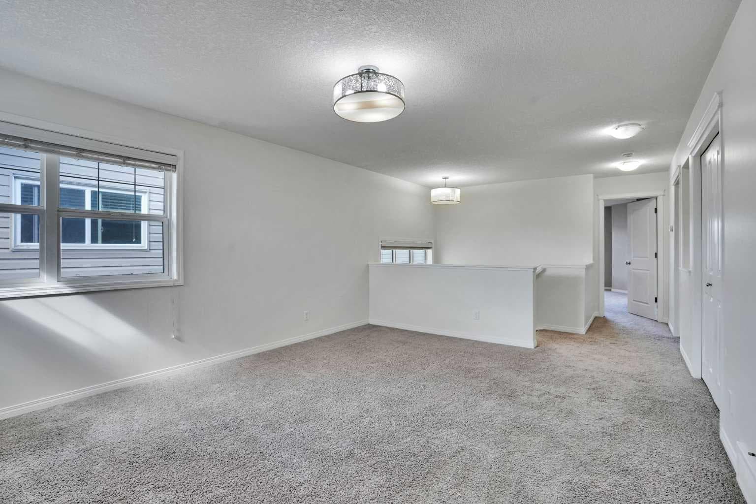 379 Skyview Shores Manor NE