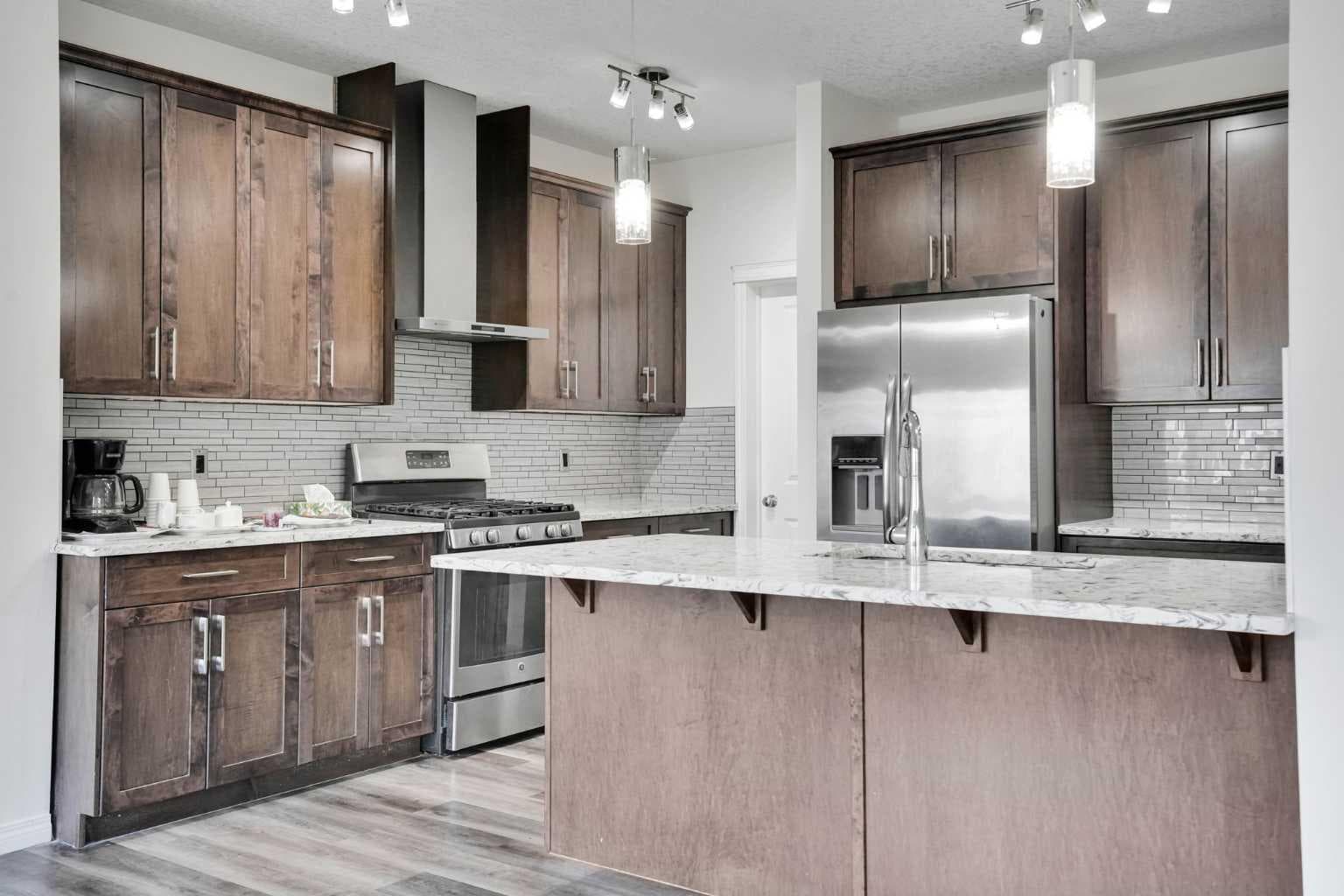 379 Skyview Shores Manor NE
