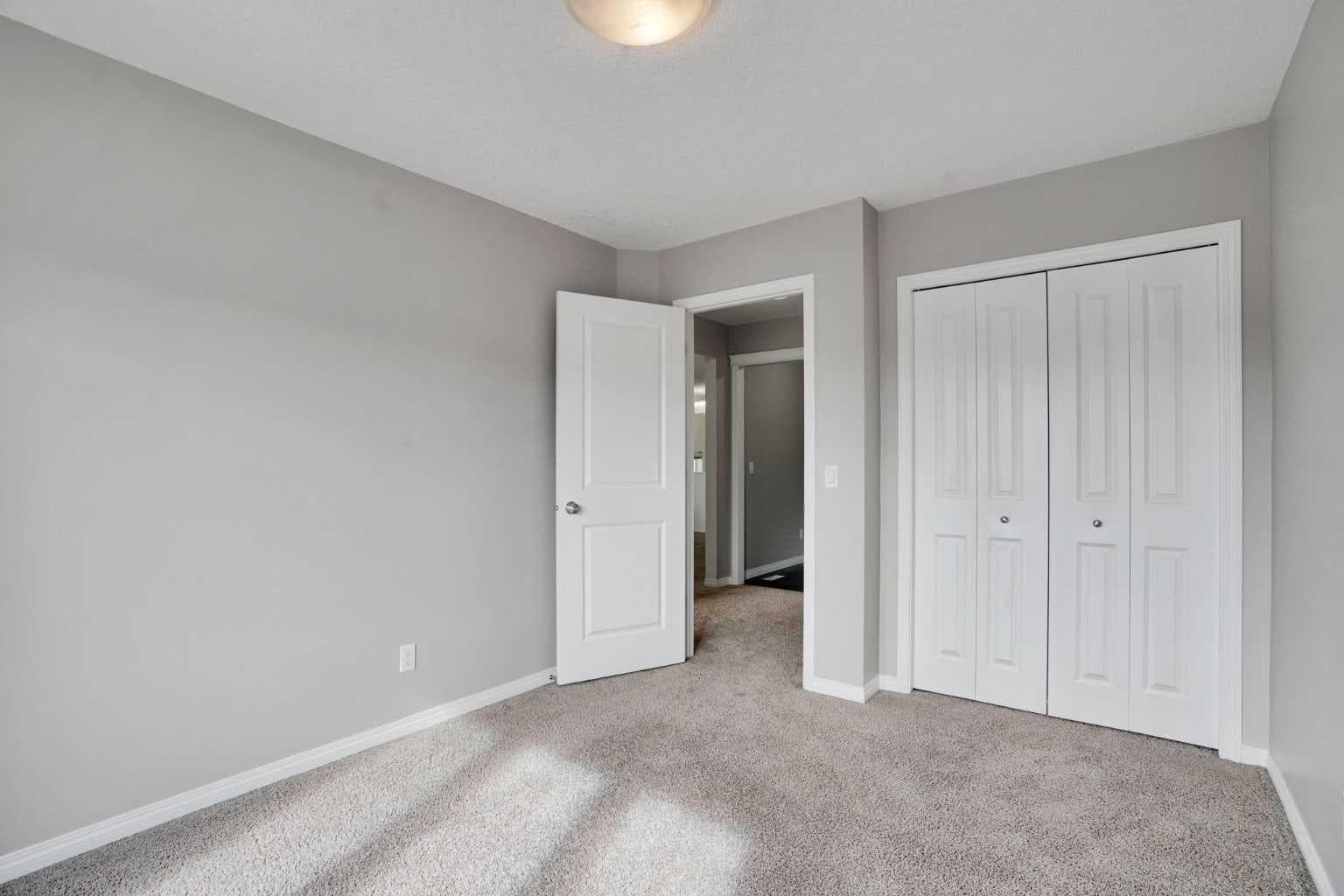 379 Skyview Shores Manor NE