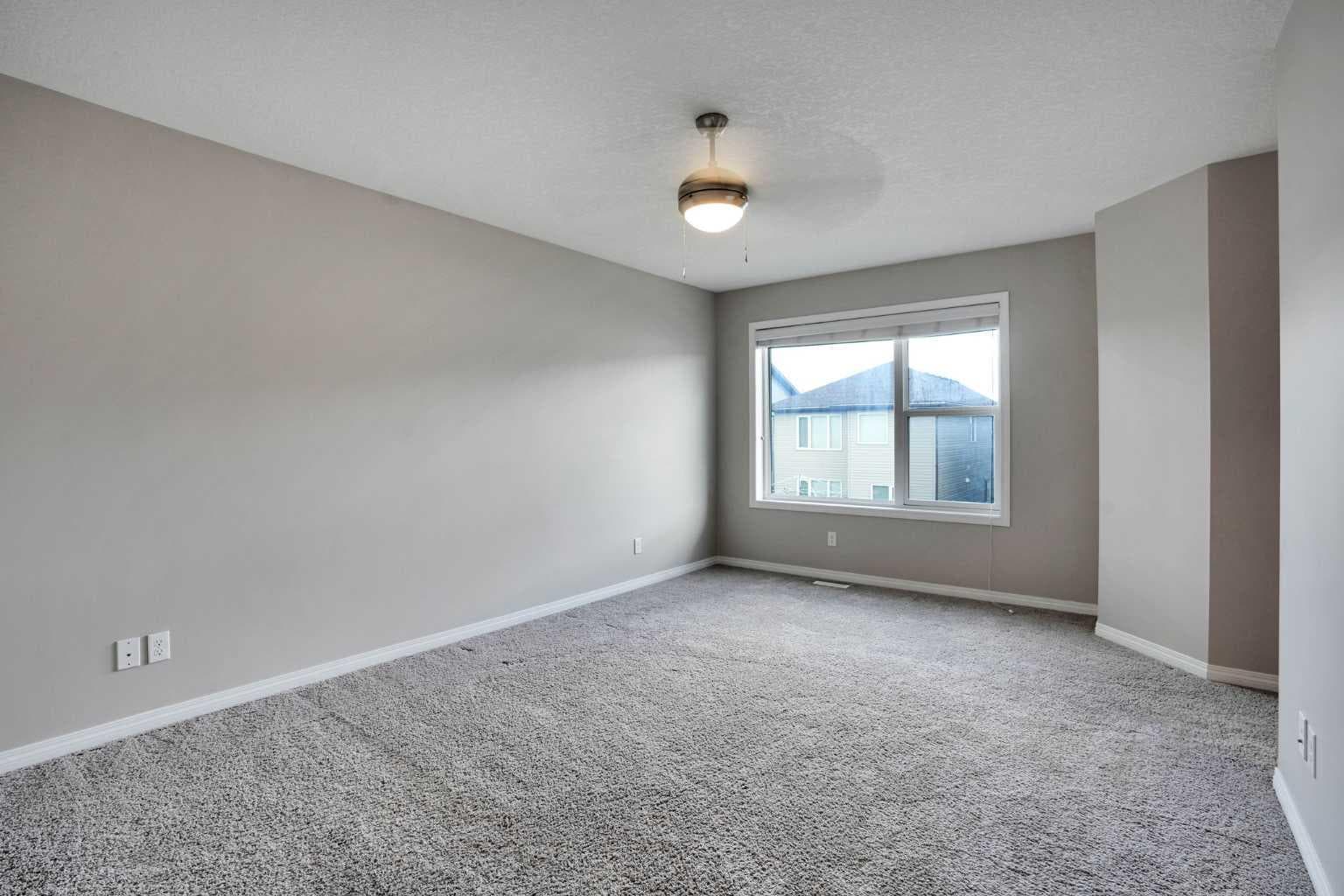 379 Skyview Shores Manor NE