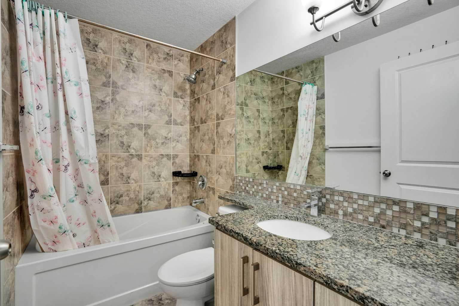 379 Skyview Shores Manor NE