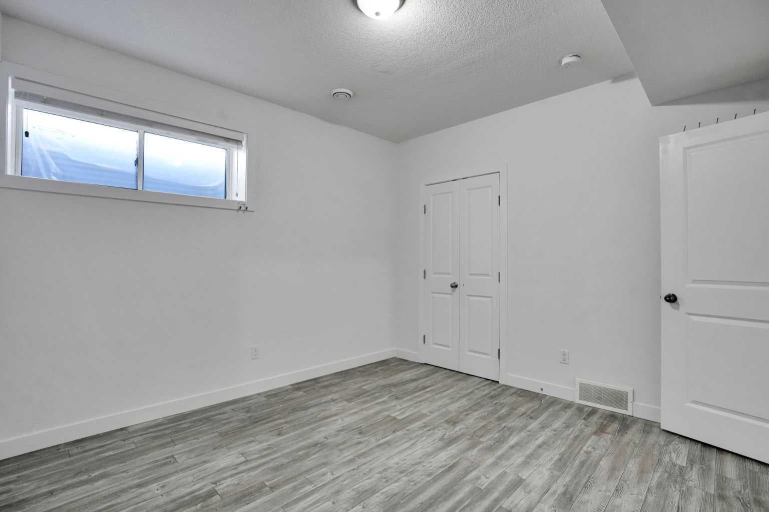 379 Skyview Shores Manor NE