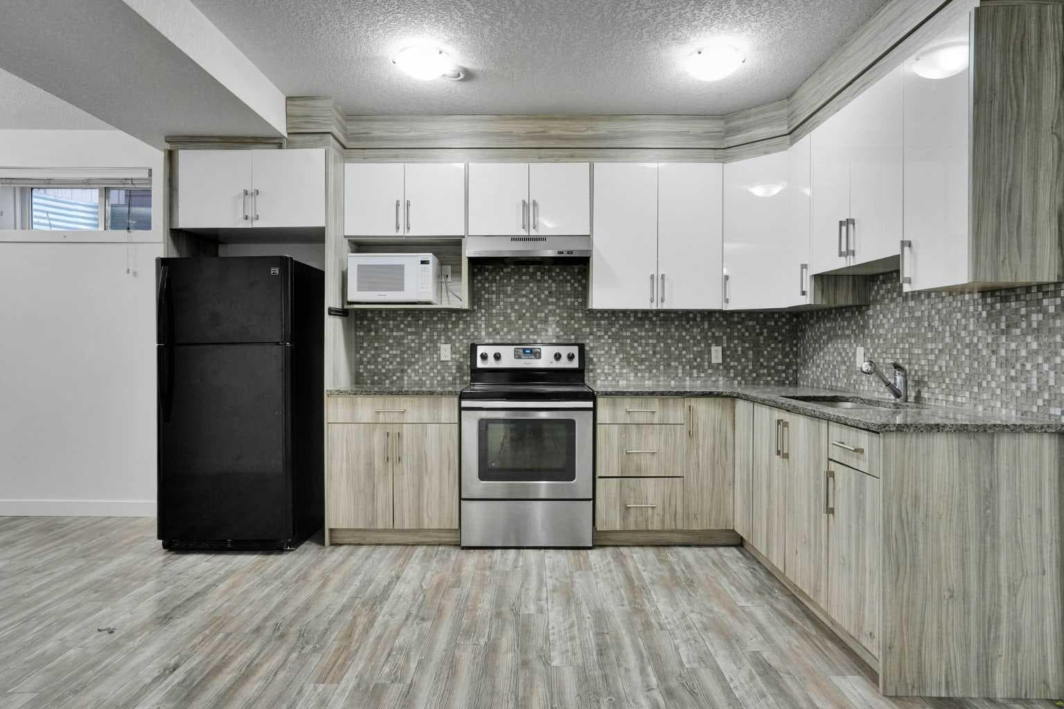379 Skyview Shores Manor NE