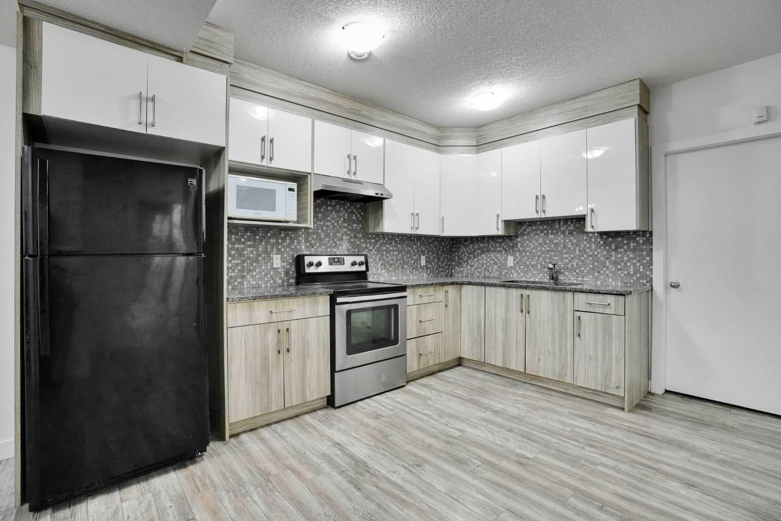 379 Skyview Shores Manor NE