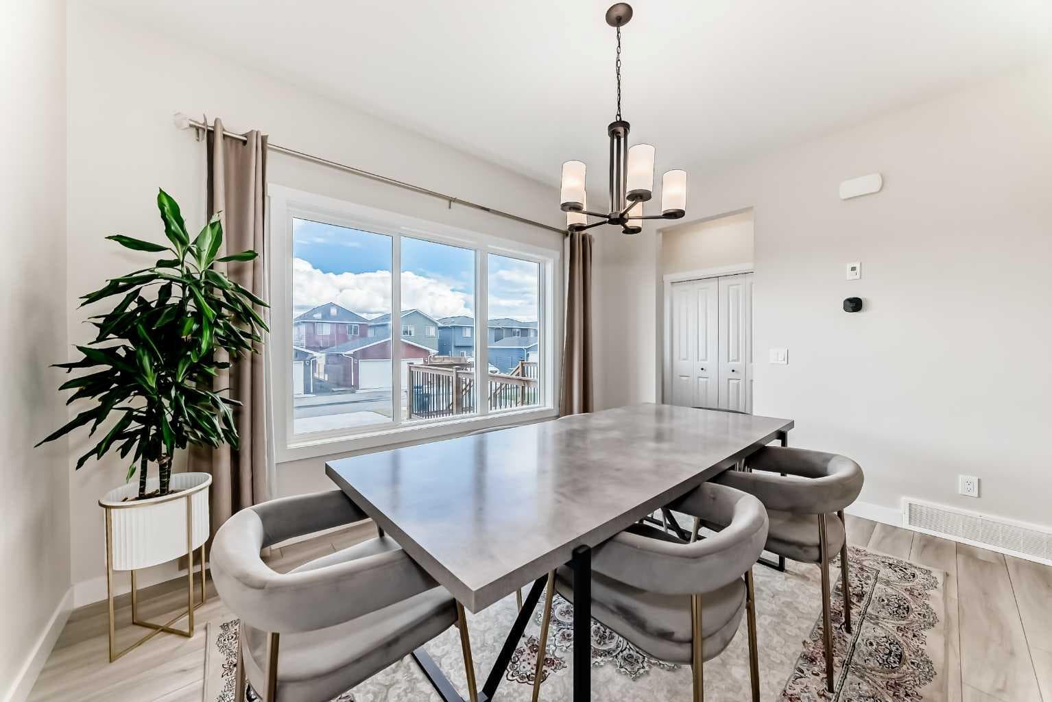 1104 Bayview Gardens SW