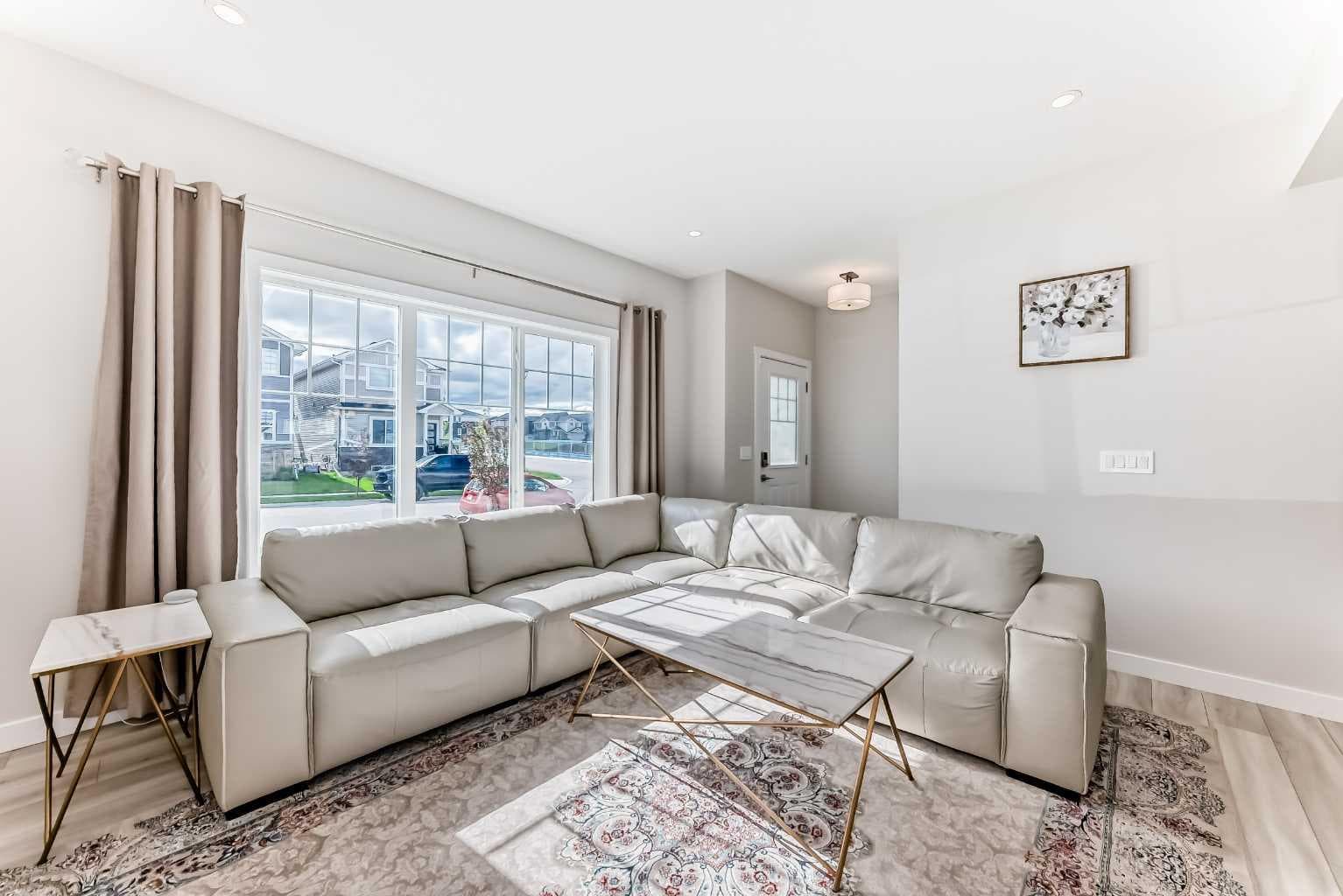 1104 Bayview Gardens SW