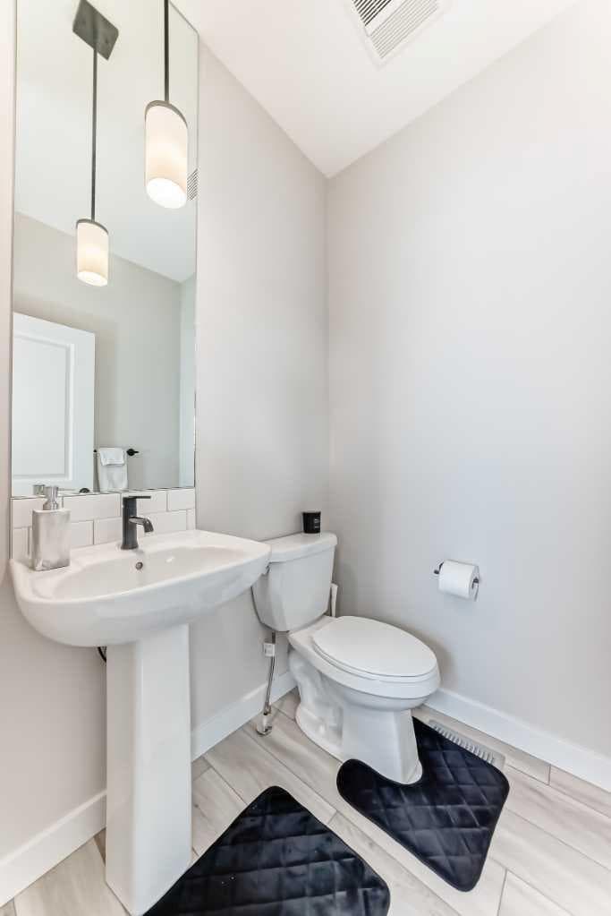 1104 Bayview Gardens SW