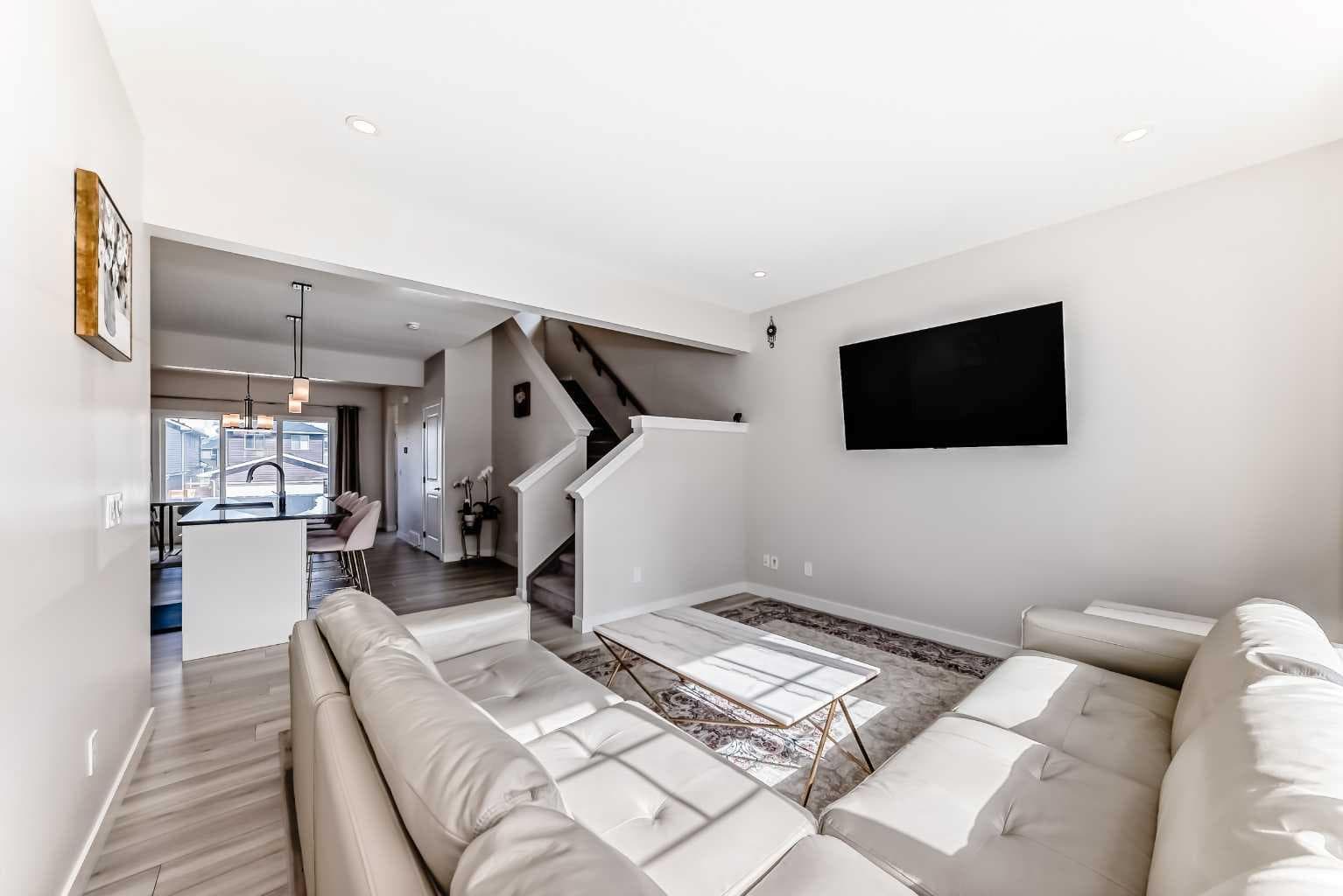 1104 Bayview Gardens SW