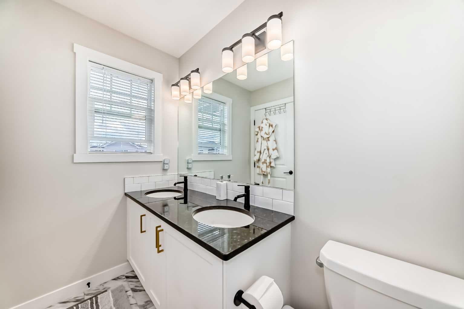 1104 Bayview Gardens SW