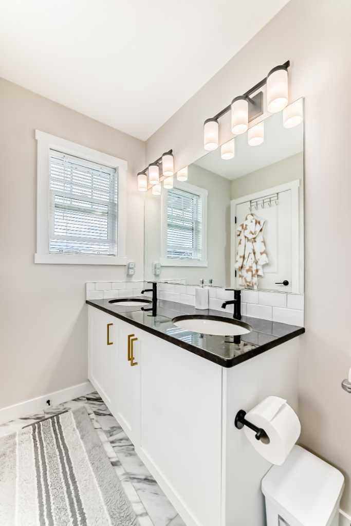 1104 Bayview Gardens SW