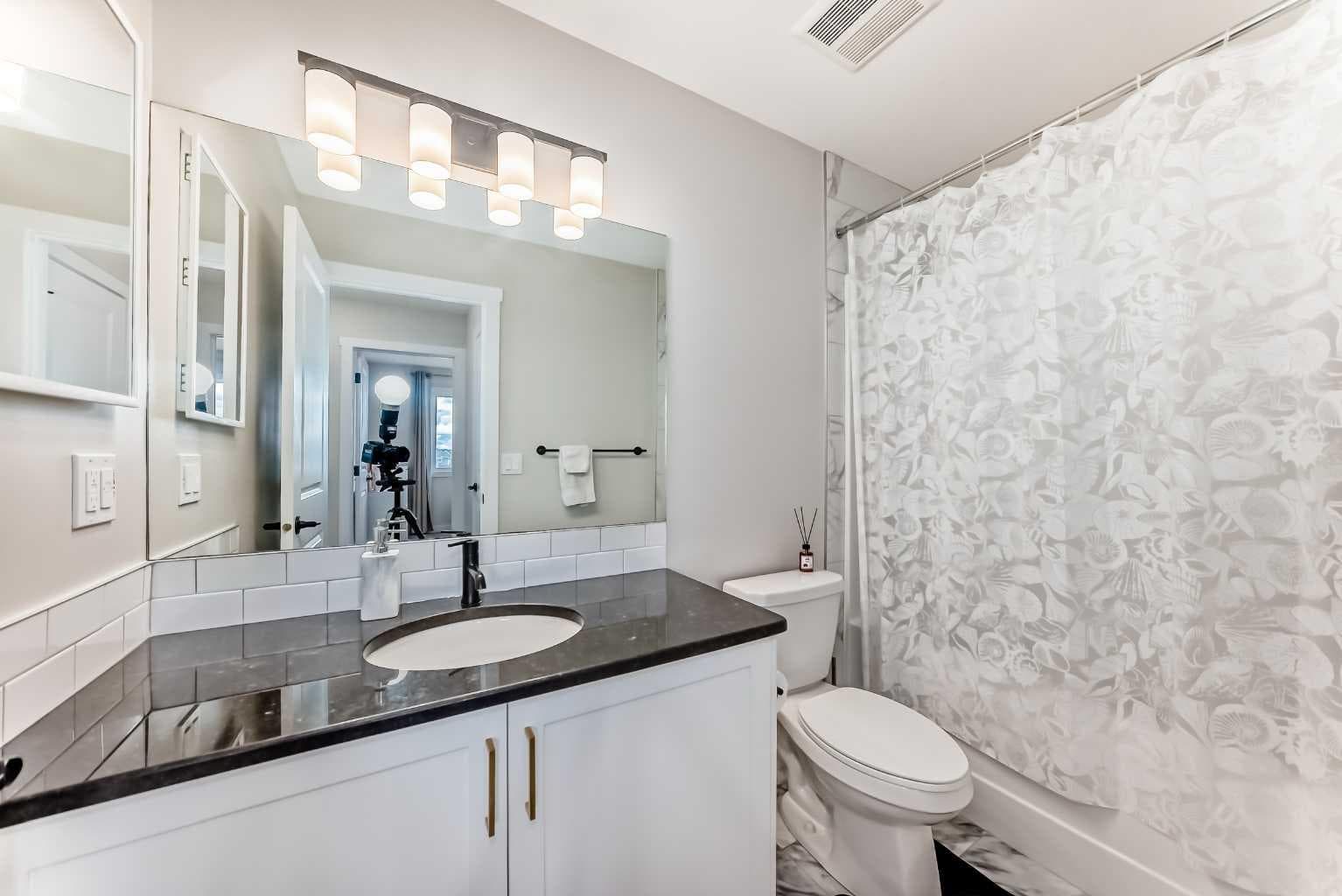 1104 Bayview Gardens SW