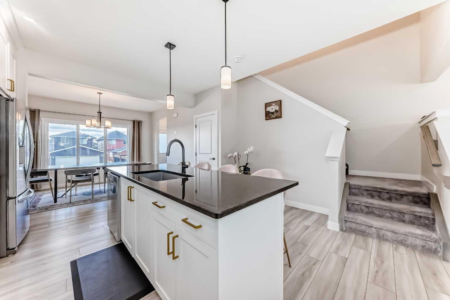 1104 Bayview Gardens SW
