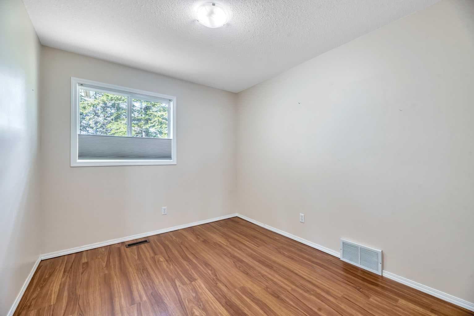 1, 15 Rocky Ridge Gate NW