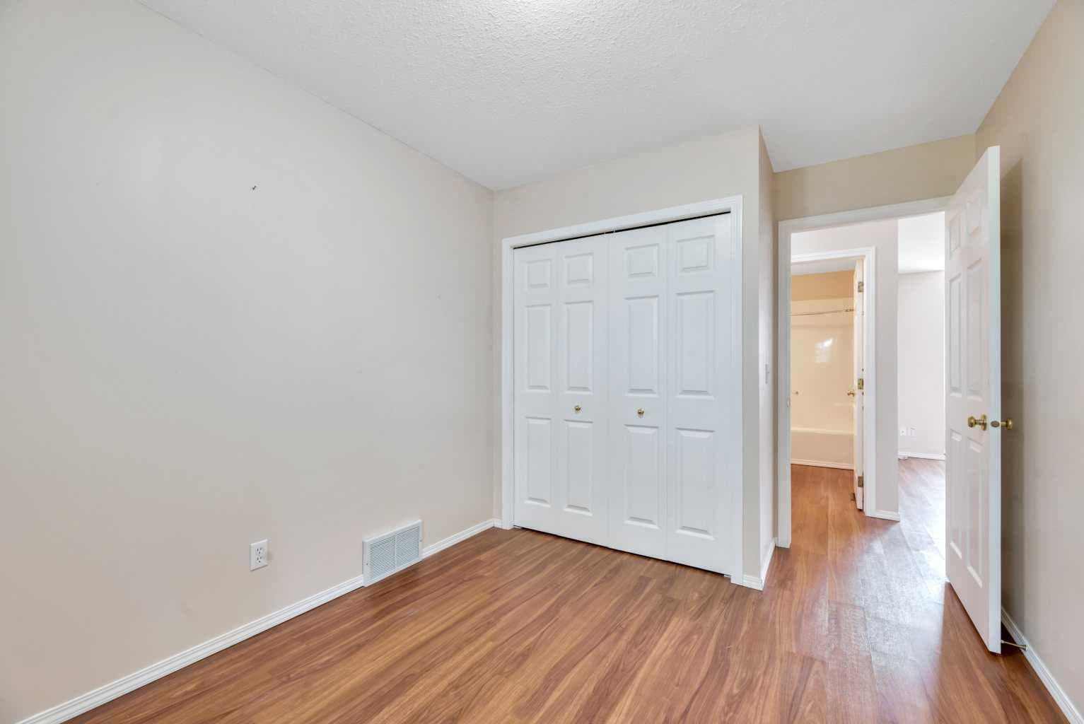 1, 15 Rocky Ridge Gate NW