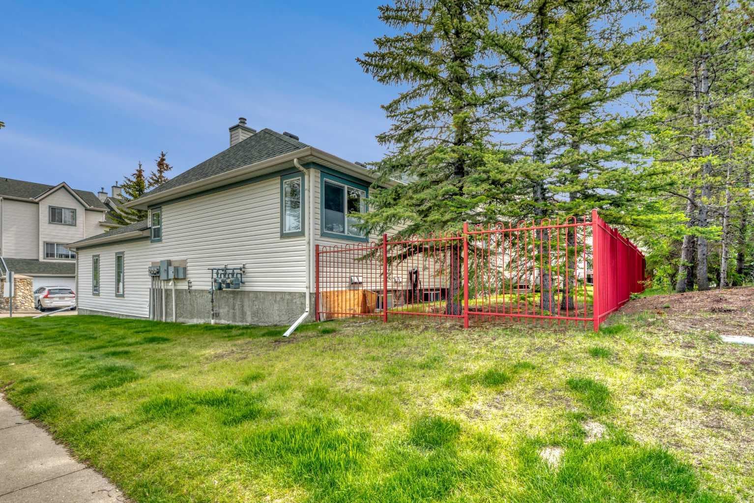 1, 15 Rocky Ridge Gate NW