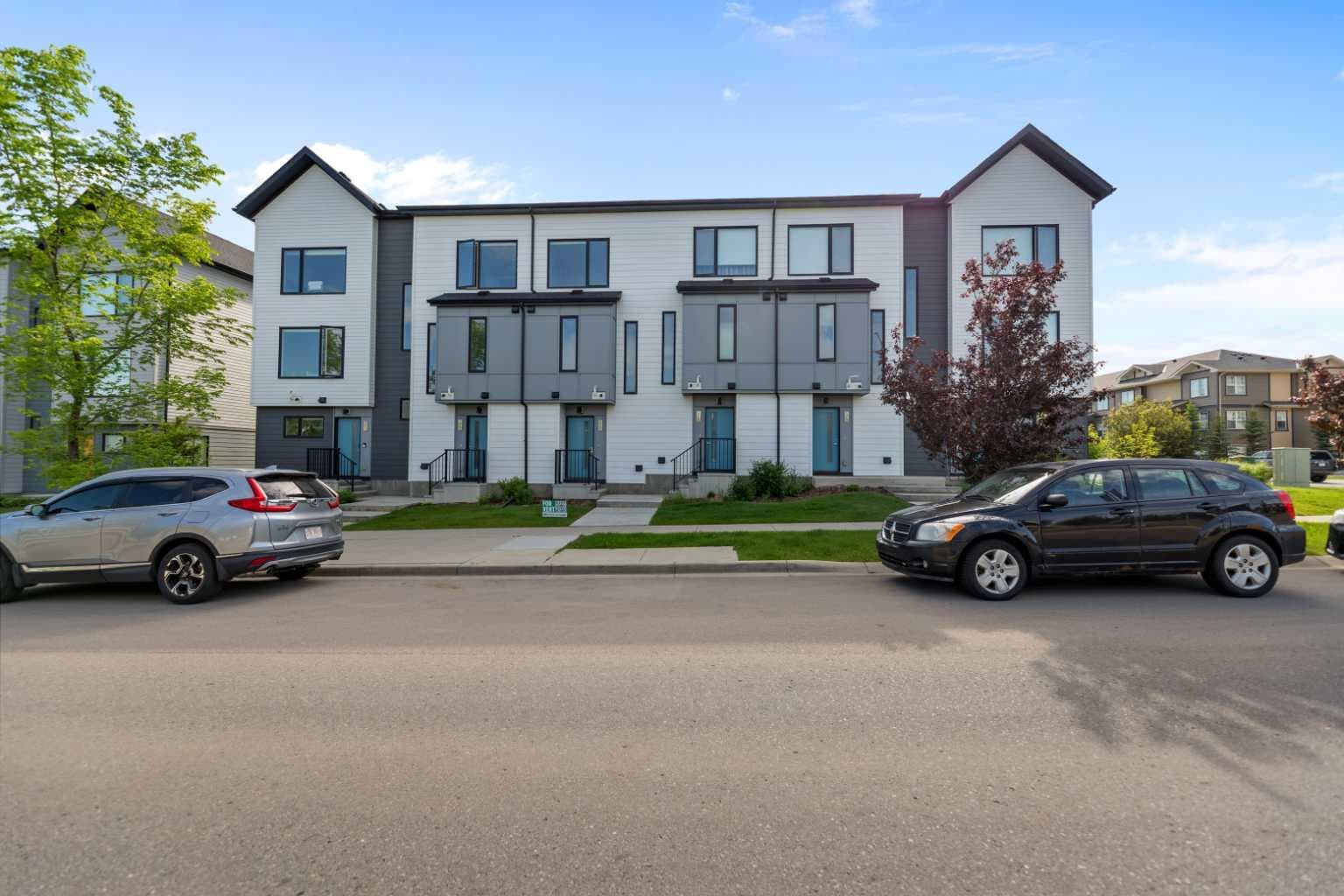 573 Evanston Link NW