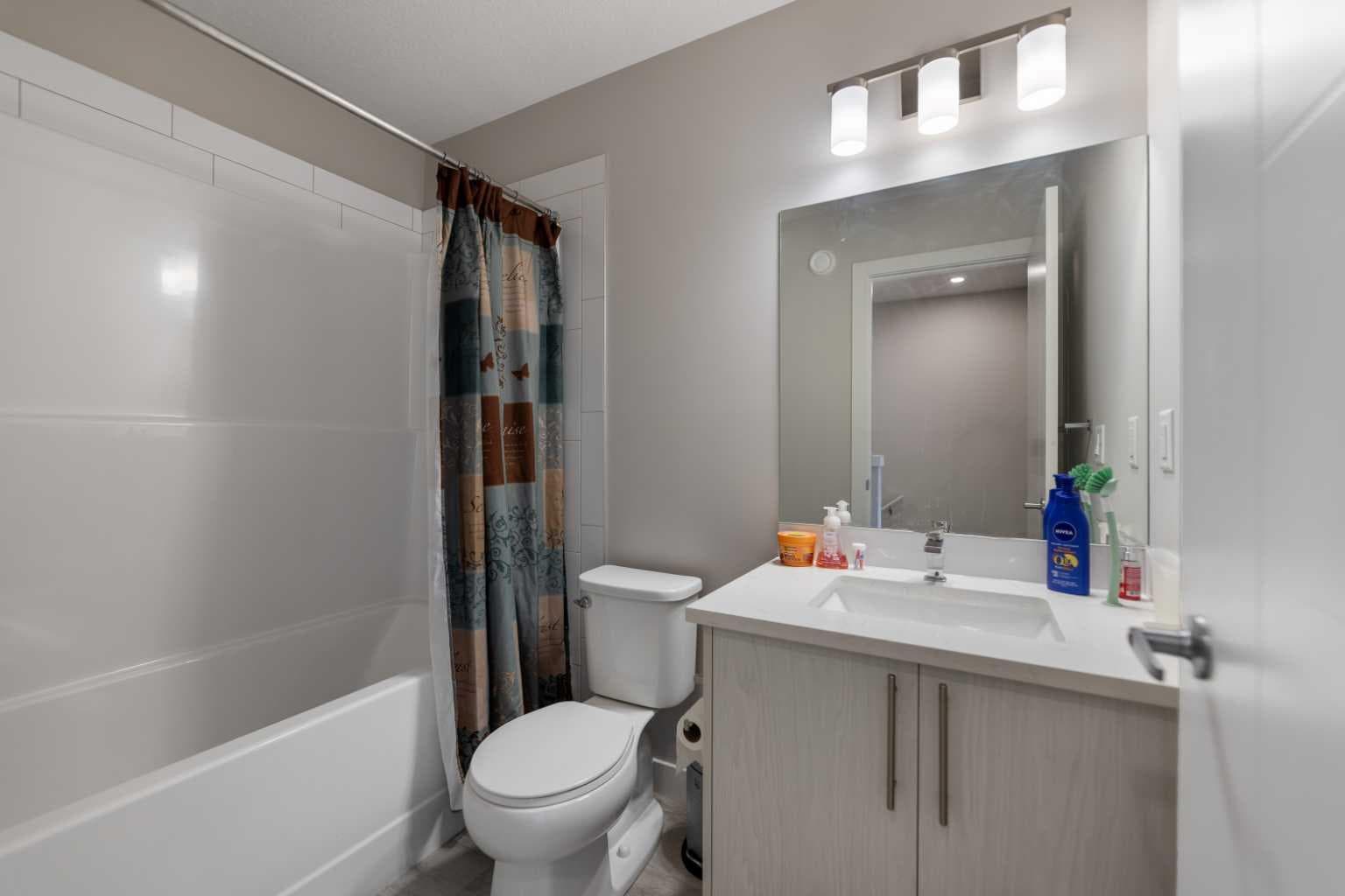 573 Evanston Link NW