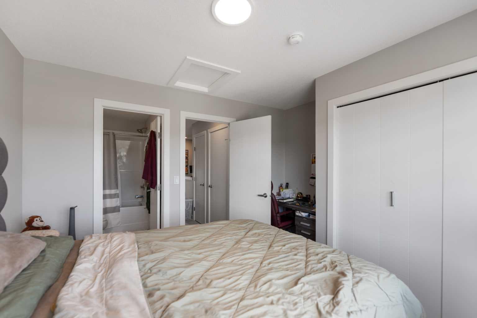 573 Evanston Link NW