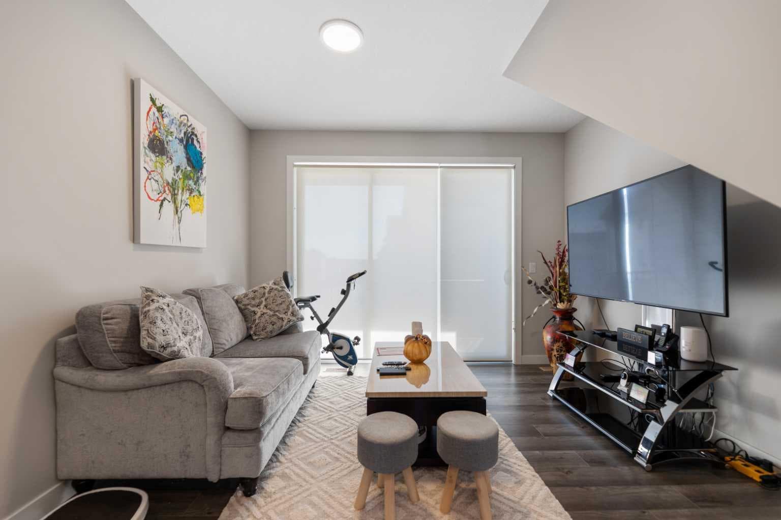 573 Evanston Link NW