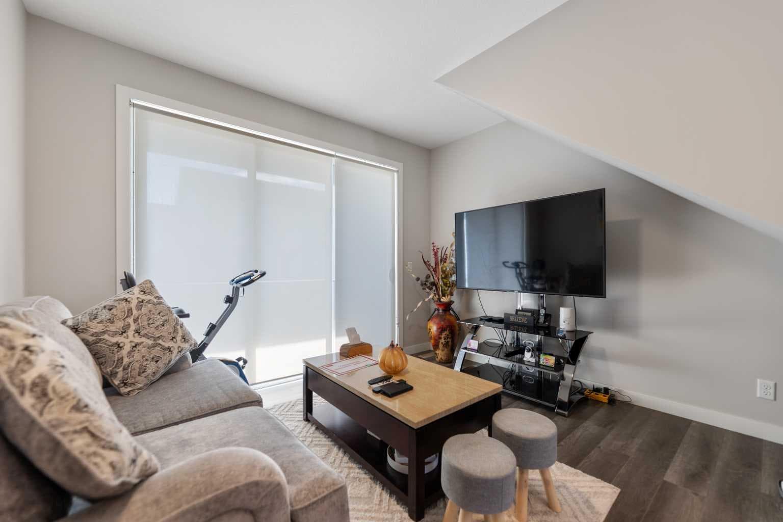 573 Evanston Link NW