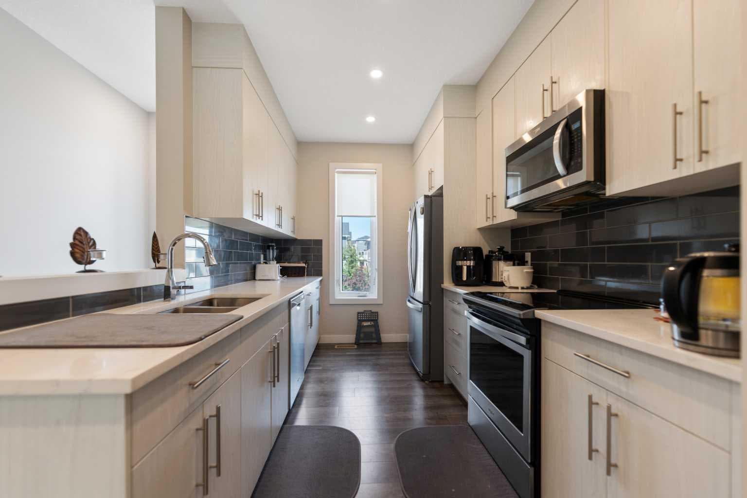 573 Evanston Link NW