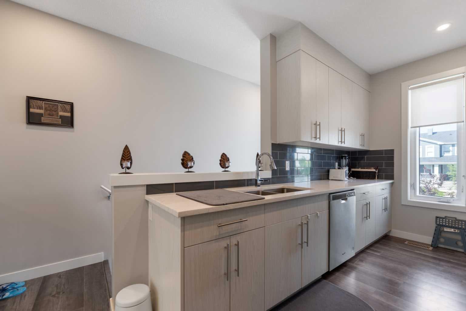 573 Evanston Link NW