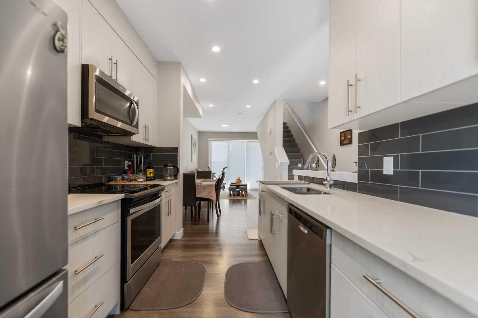573 Evanston Link NW