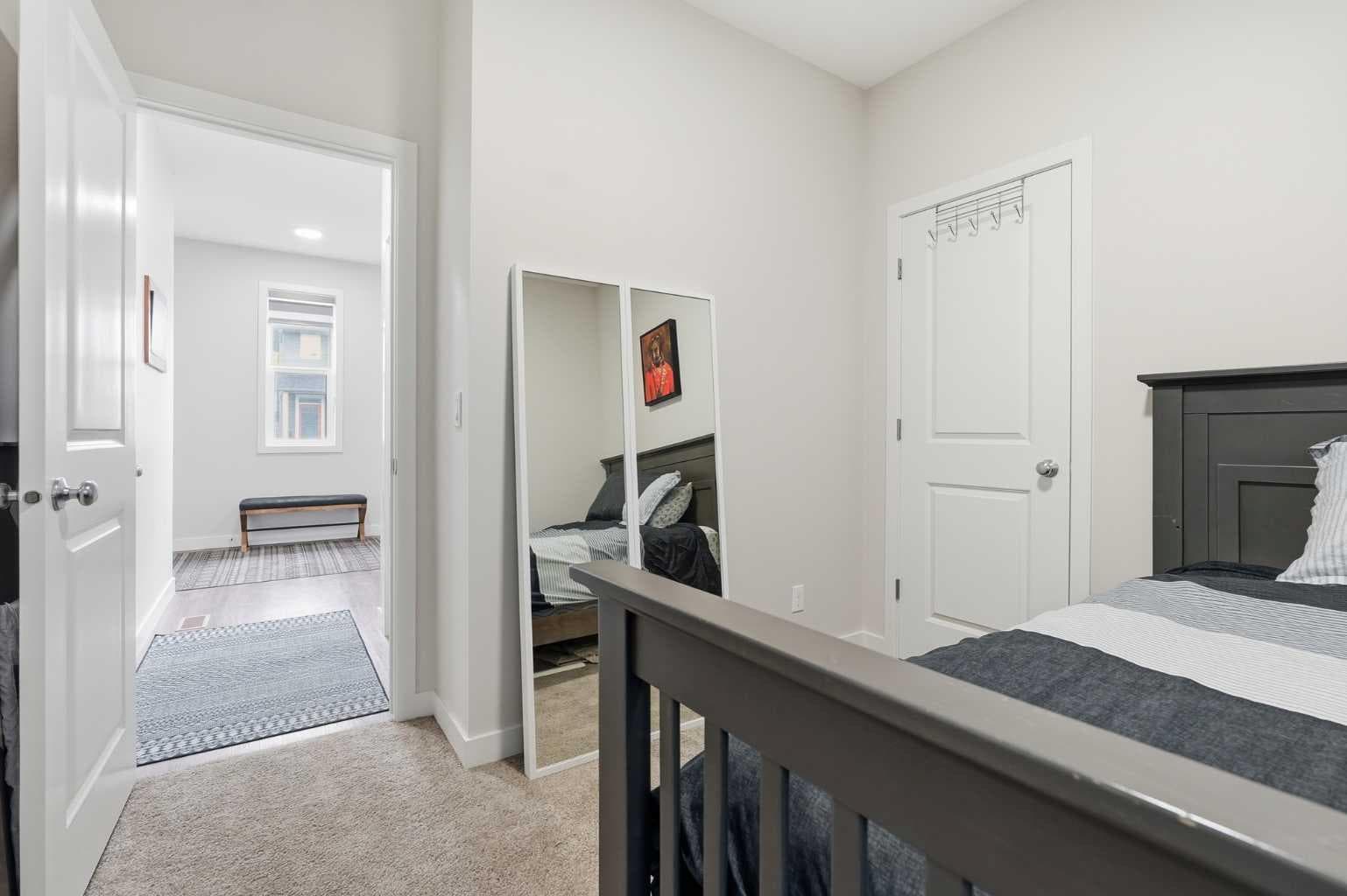 15 Lawrence Green SE