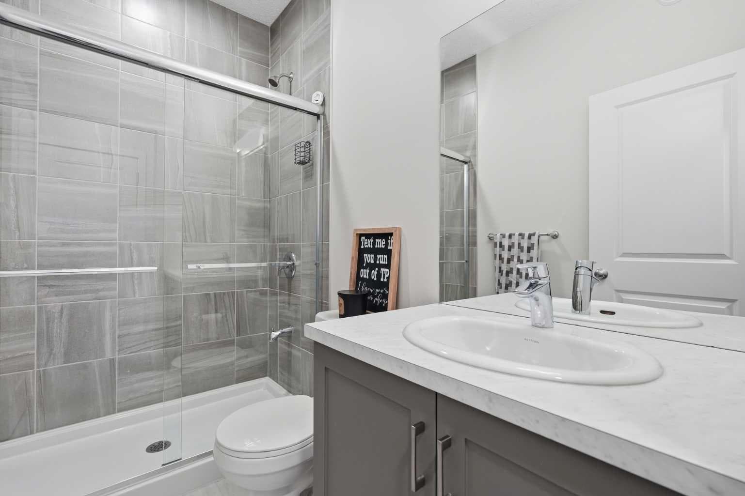 15 Lawrence Green SE