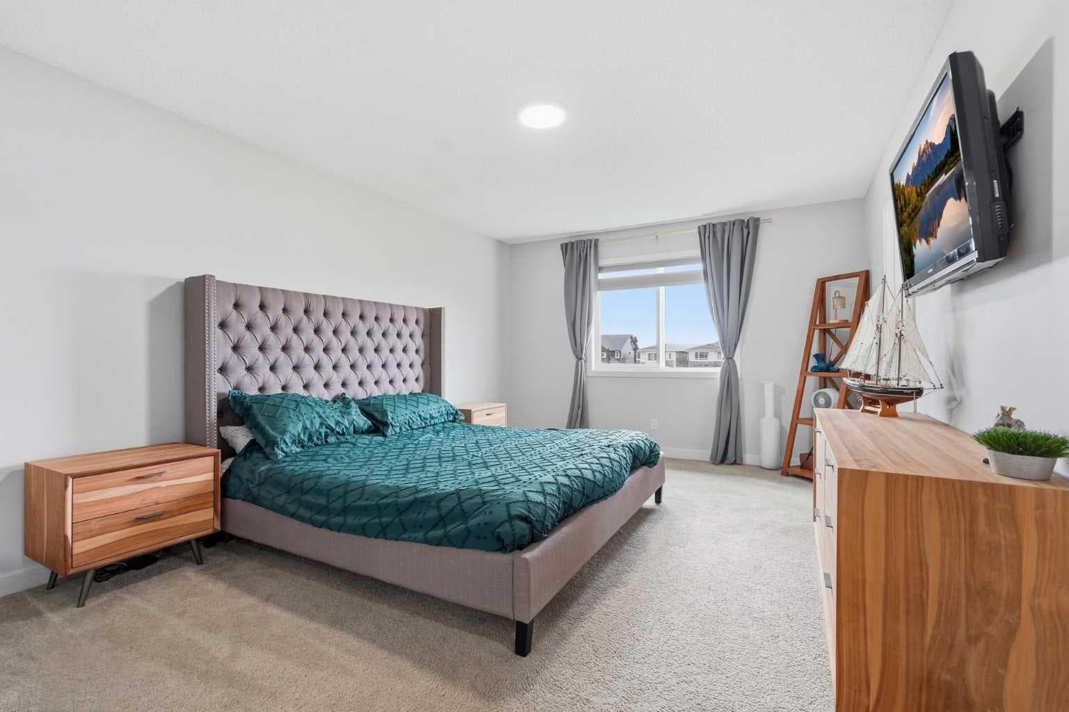 15 Lawrence Green SE