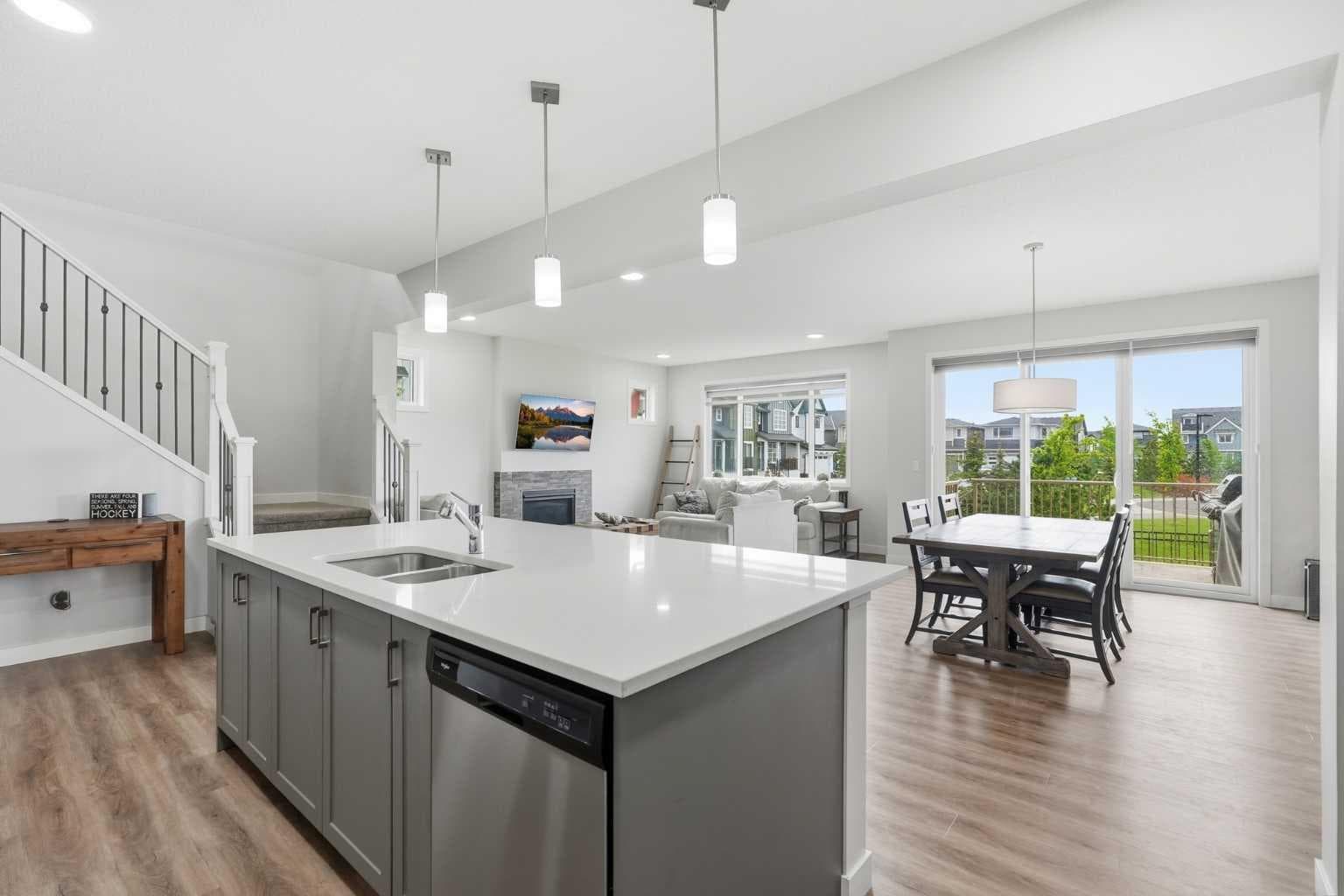 15 Lawrence Green SE