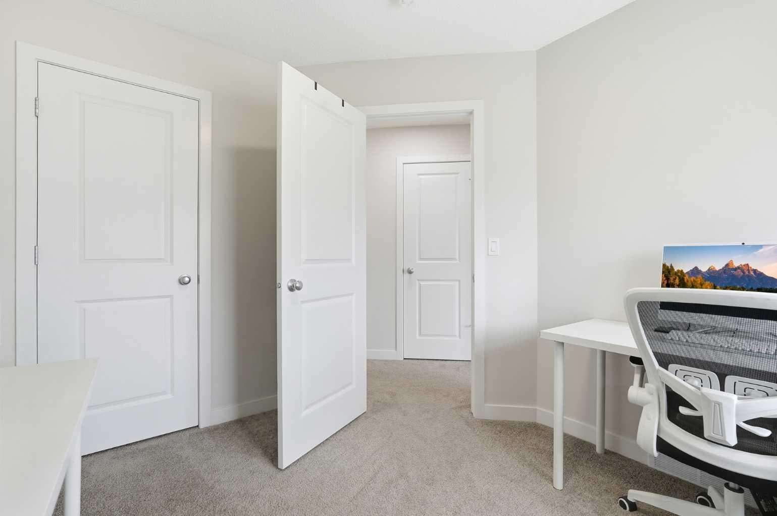 15 Lawrence Green SE
