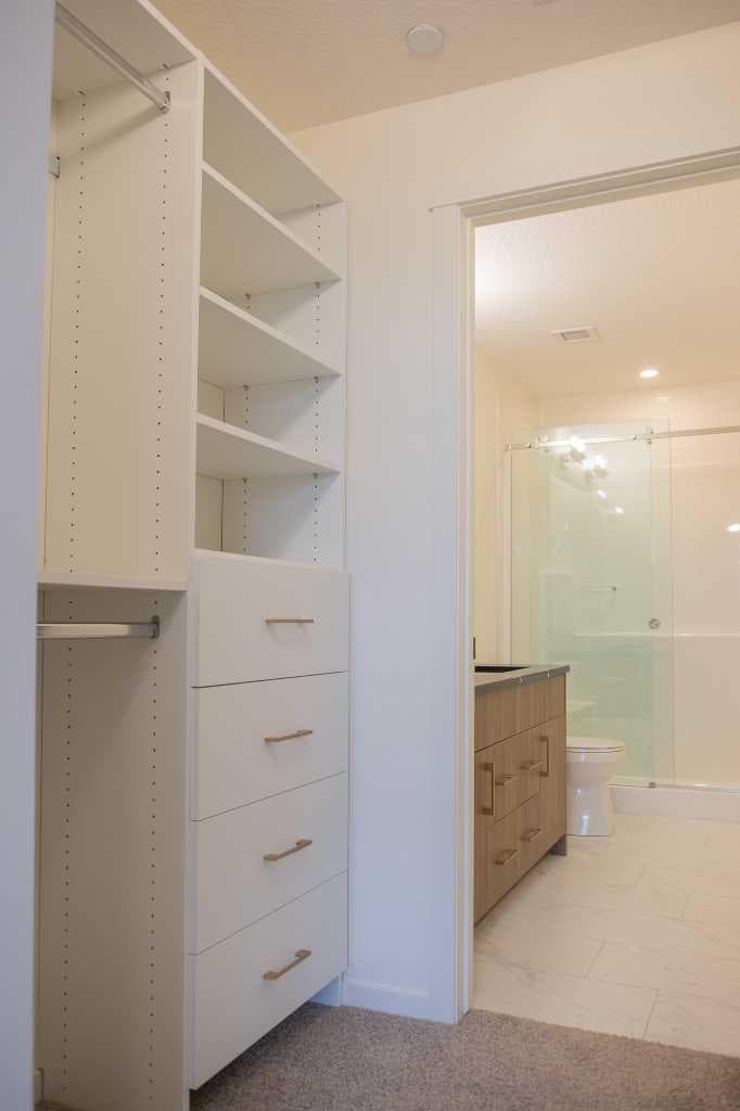 1203, 47 Creekview Gardens SW