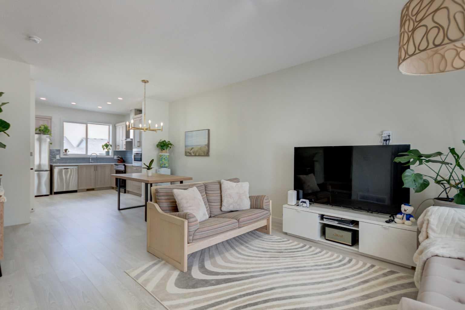 30 Creekside Manor SW