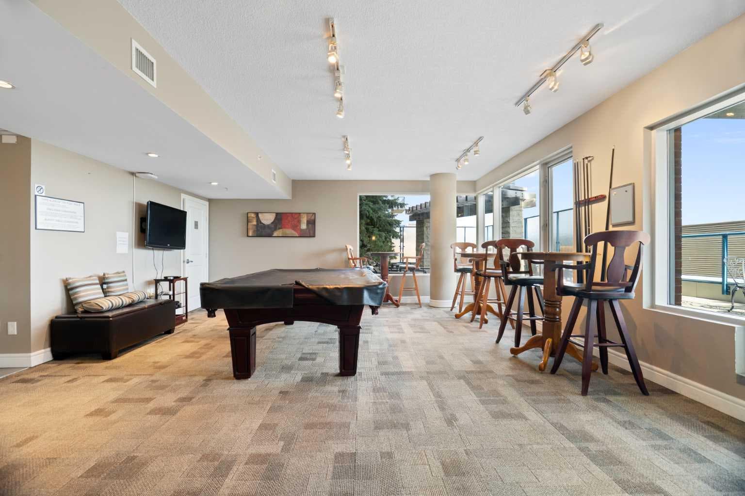 1906, 910 5 Avenue SW