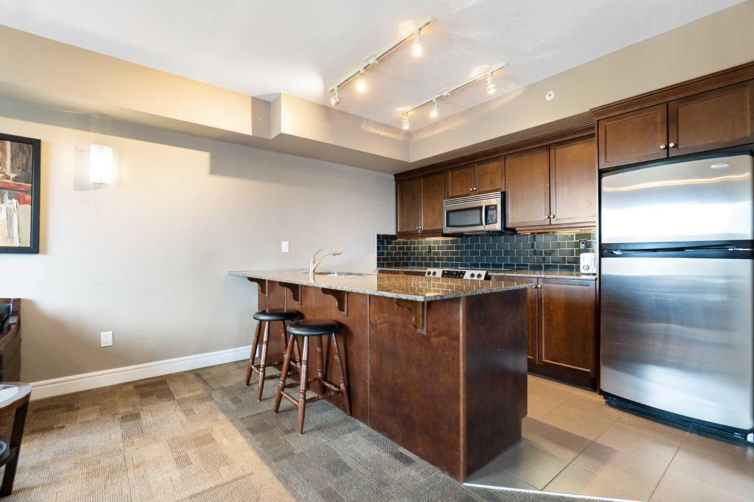 1906, 910 5 Avenue SW