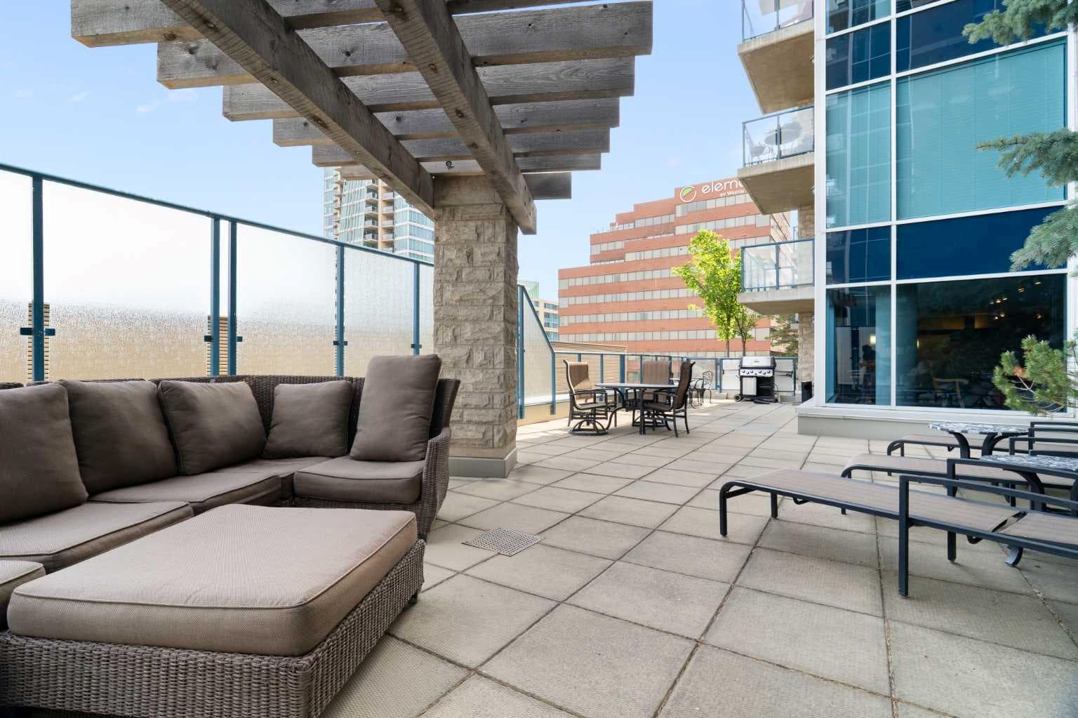 1906, 910 5 Avenue SW