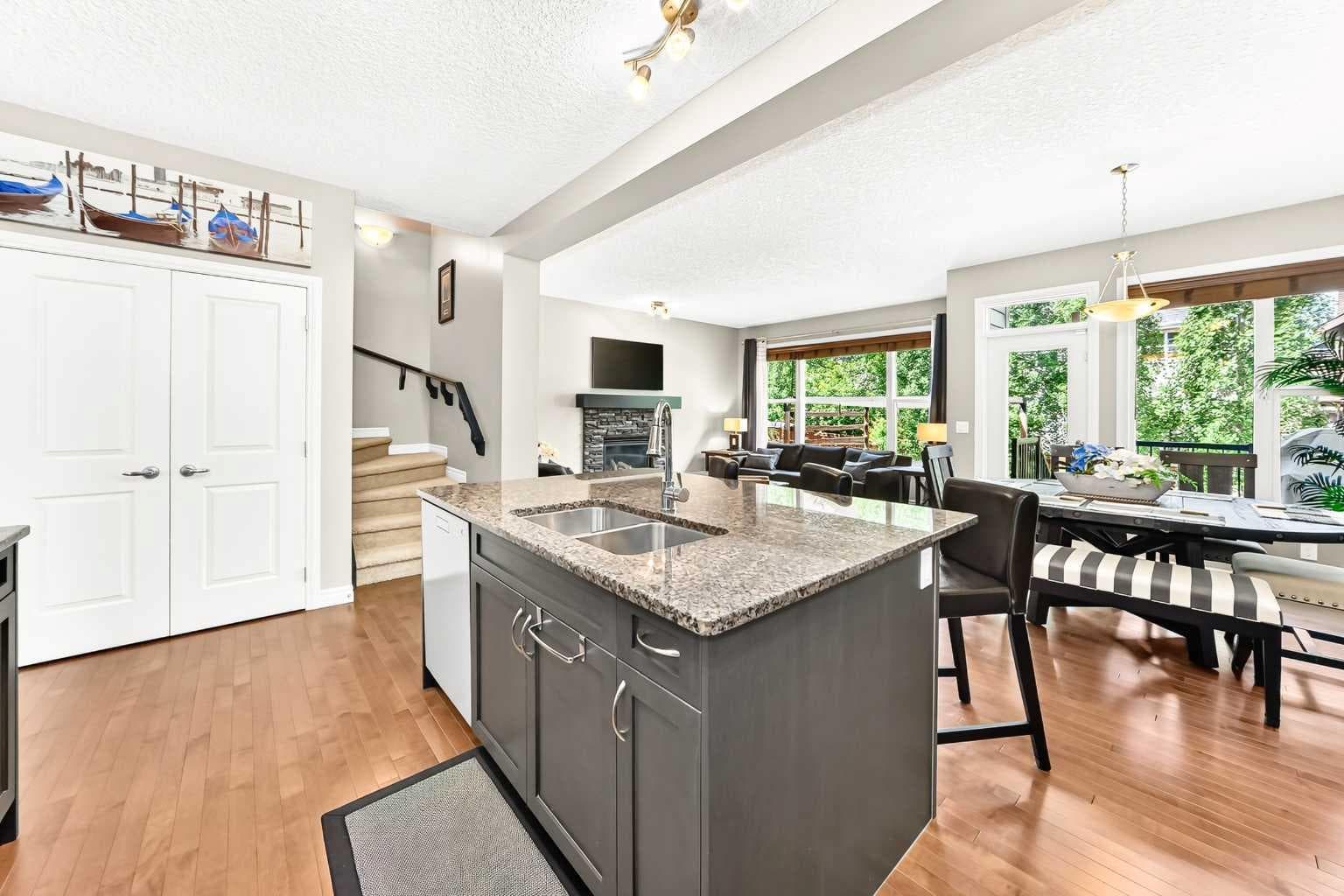 141 Riviera Crescent 