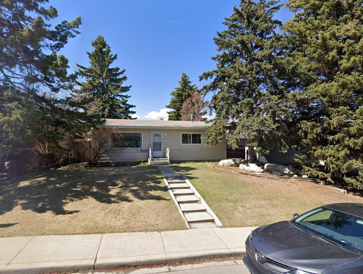 1443 44 Street SW