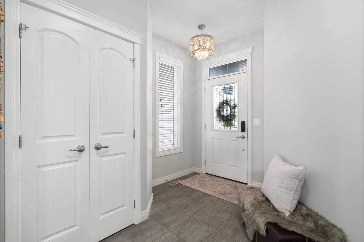232 Nolancrest Heights NW