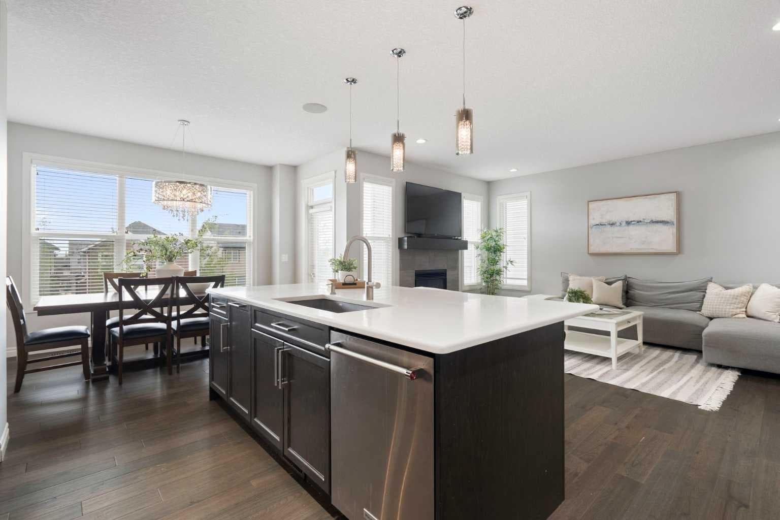 232 Nolancrest Heights NW