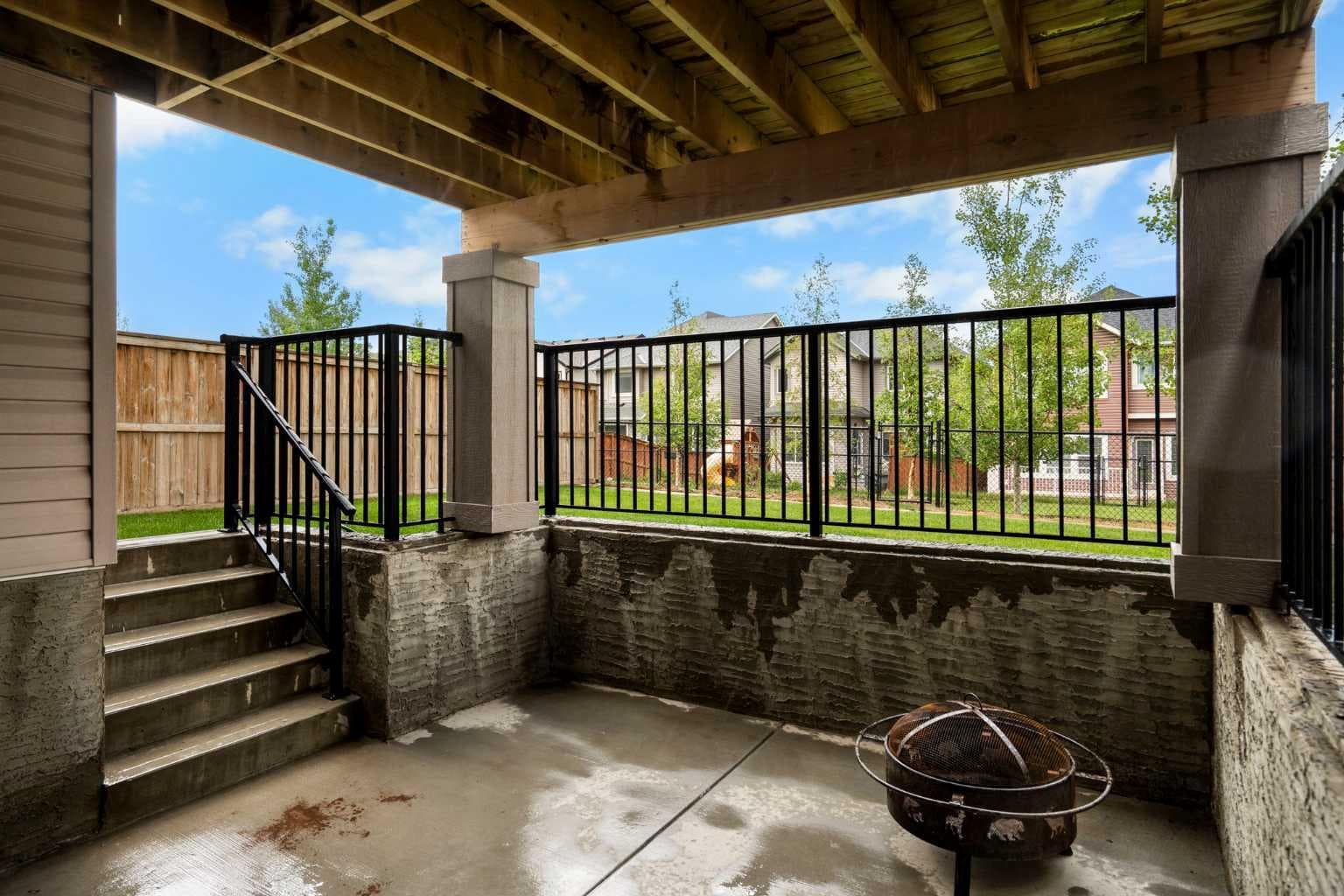 232 Nolancrest Heights NW